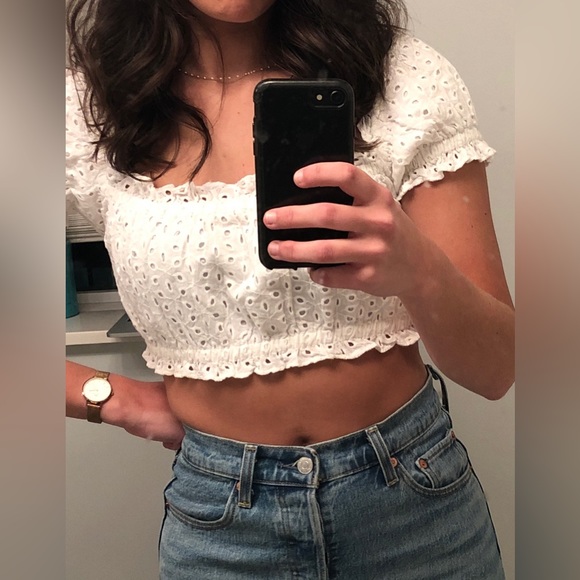 Cropped Lace Top - Picture 2 of 4